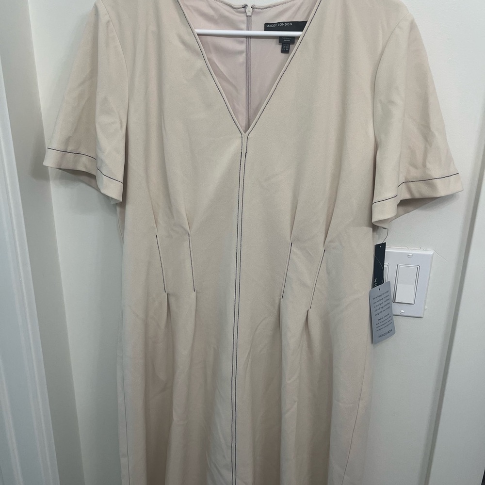 NWT Maggy London women’s size 16 Cream V-Neck Dress
